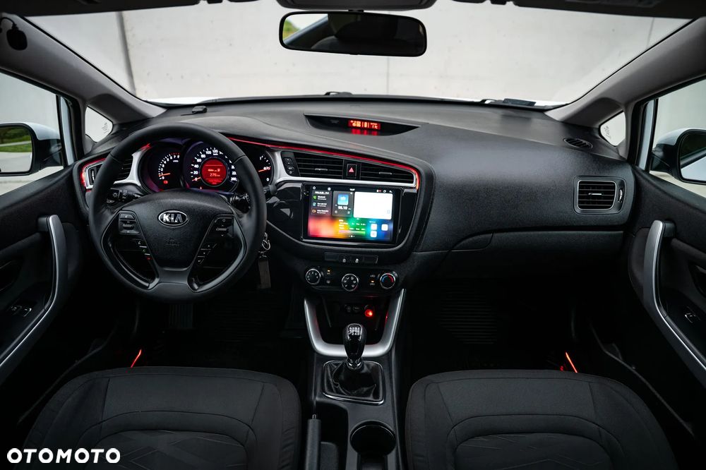 Kia Ceed - 28