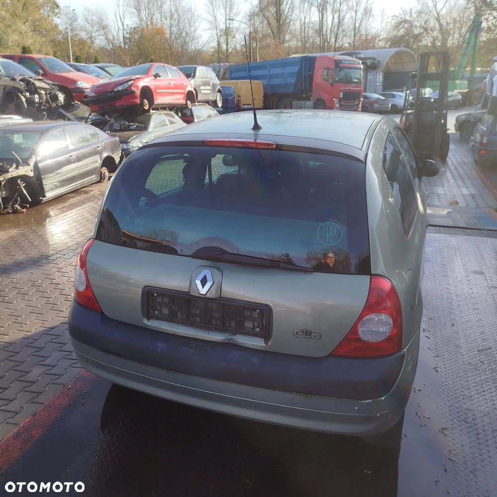 Renault Clio 2 na części. - 10