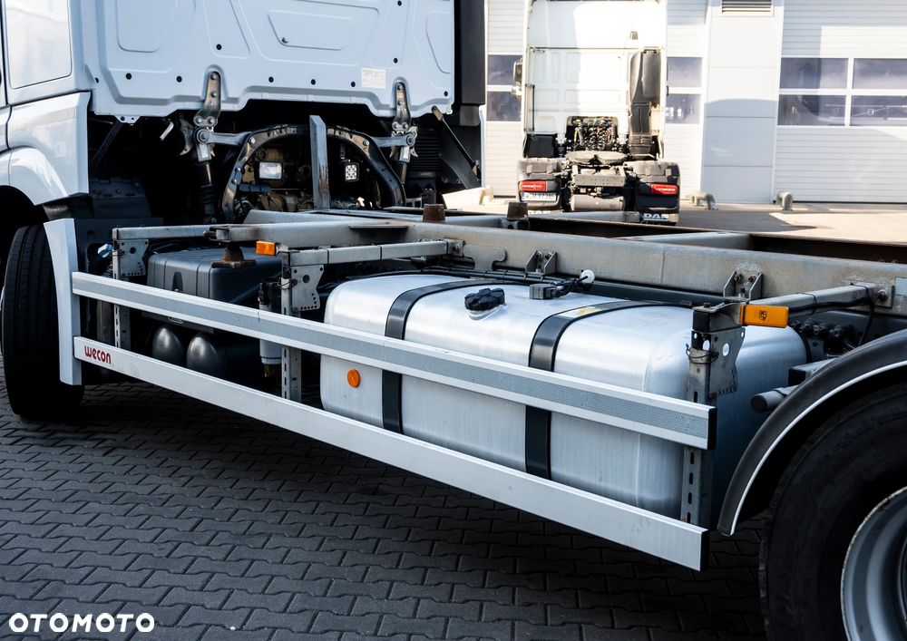 Mercedes-Benz ACTROS 2545 6X2 - 16