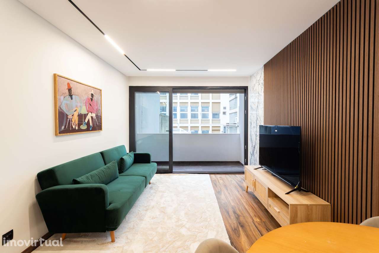 Luxo Refinado no Coração de Lisboa: Apartamento Remodelado com Vistas - Grande imagem: 2/24