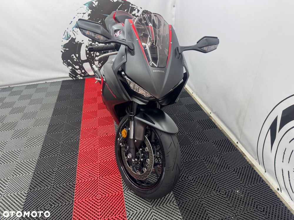 Honda CBR - 38