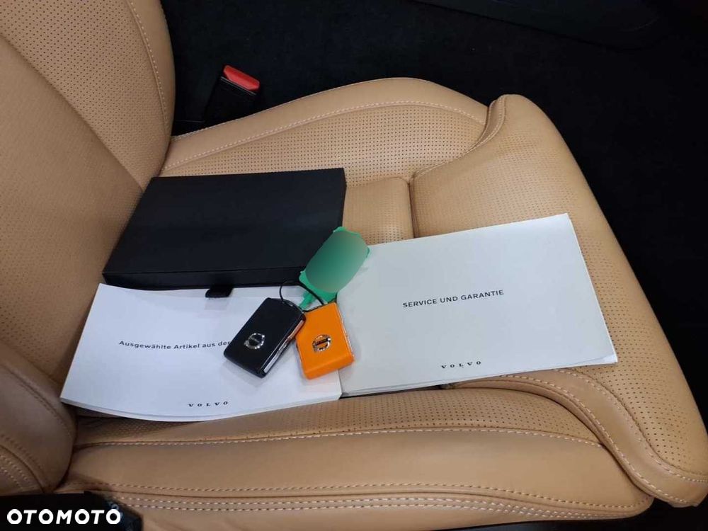 Volvo XC 60 B4 D AWD Ultimate Bright - 23