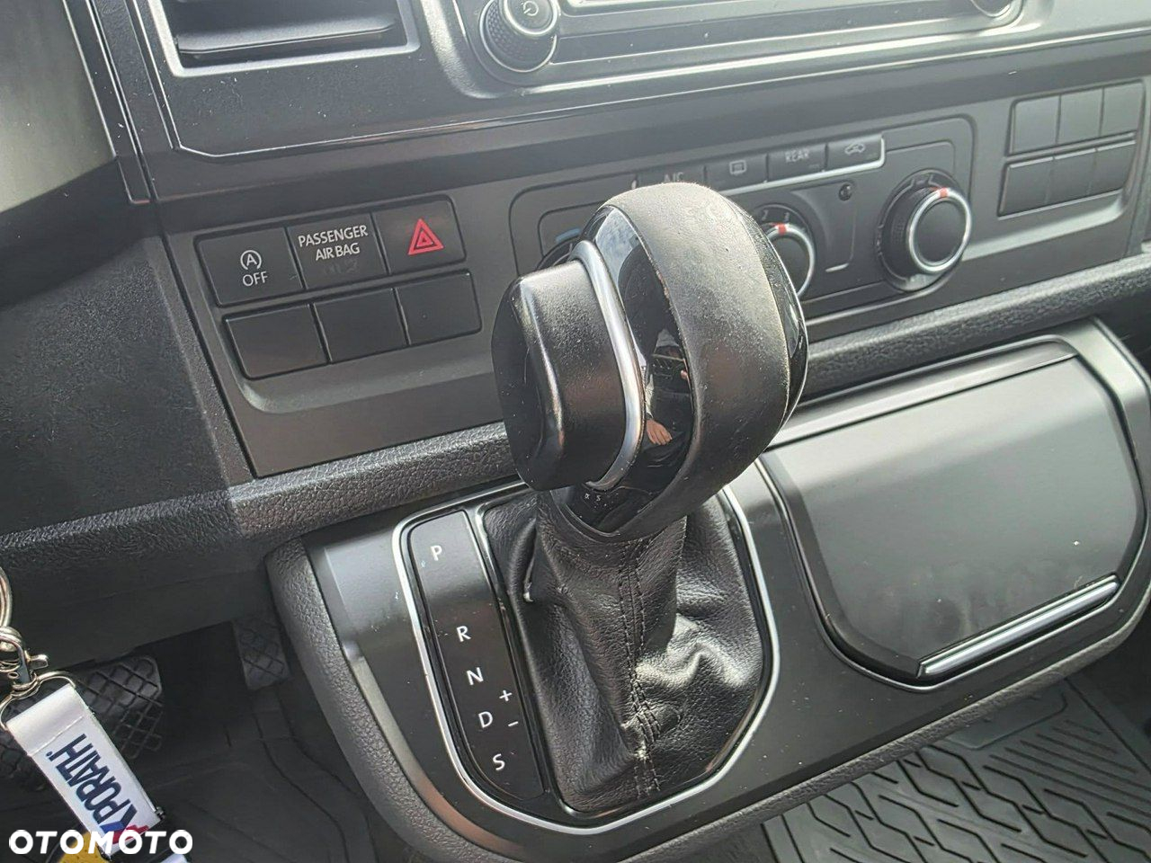 Volkswagen Multivan - 22