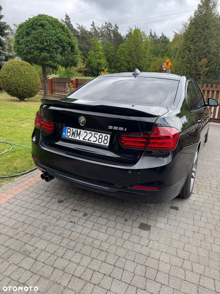 BMW Seria 3 328i - 4