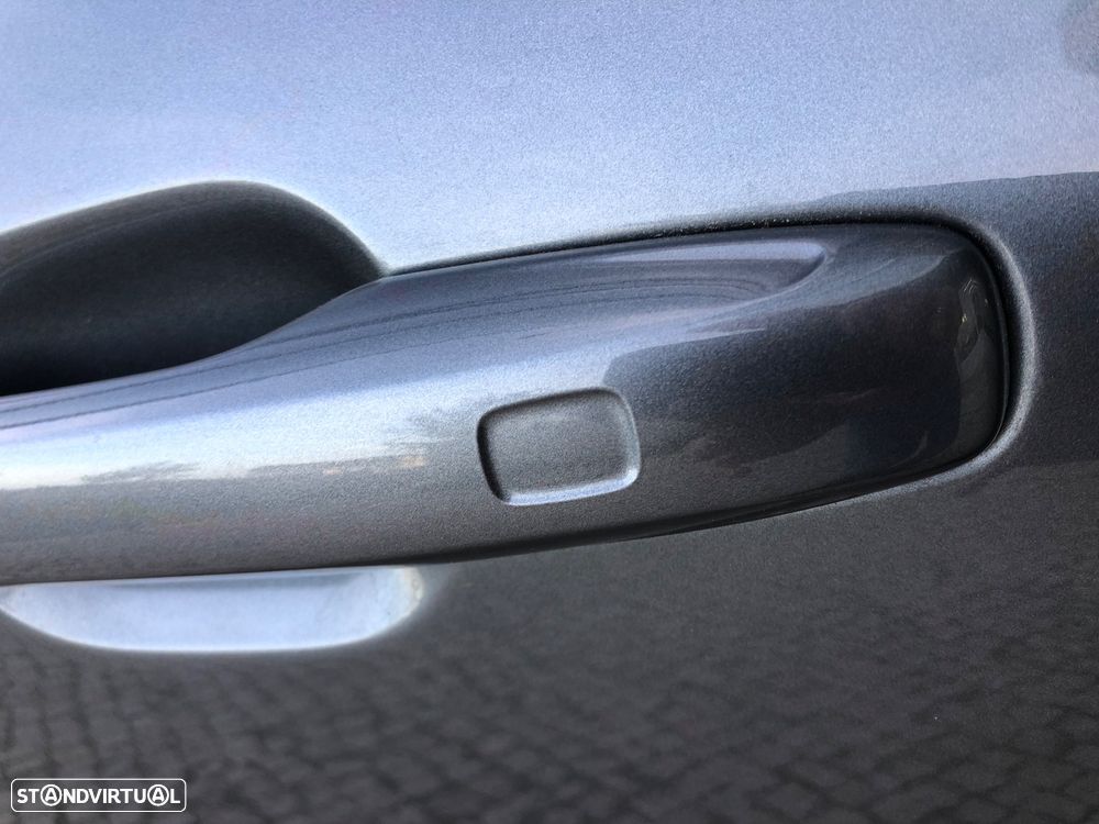 Volvo XC 60 2.0 T6 PHEV R-Design AWD - 17