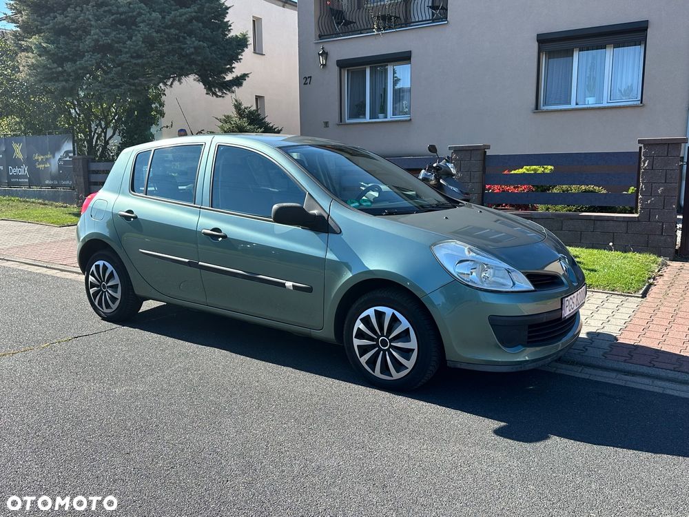 Renault Clio - 19
