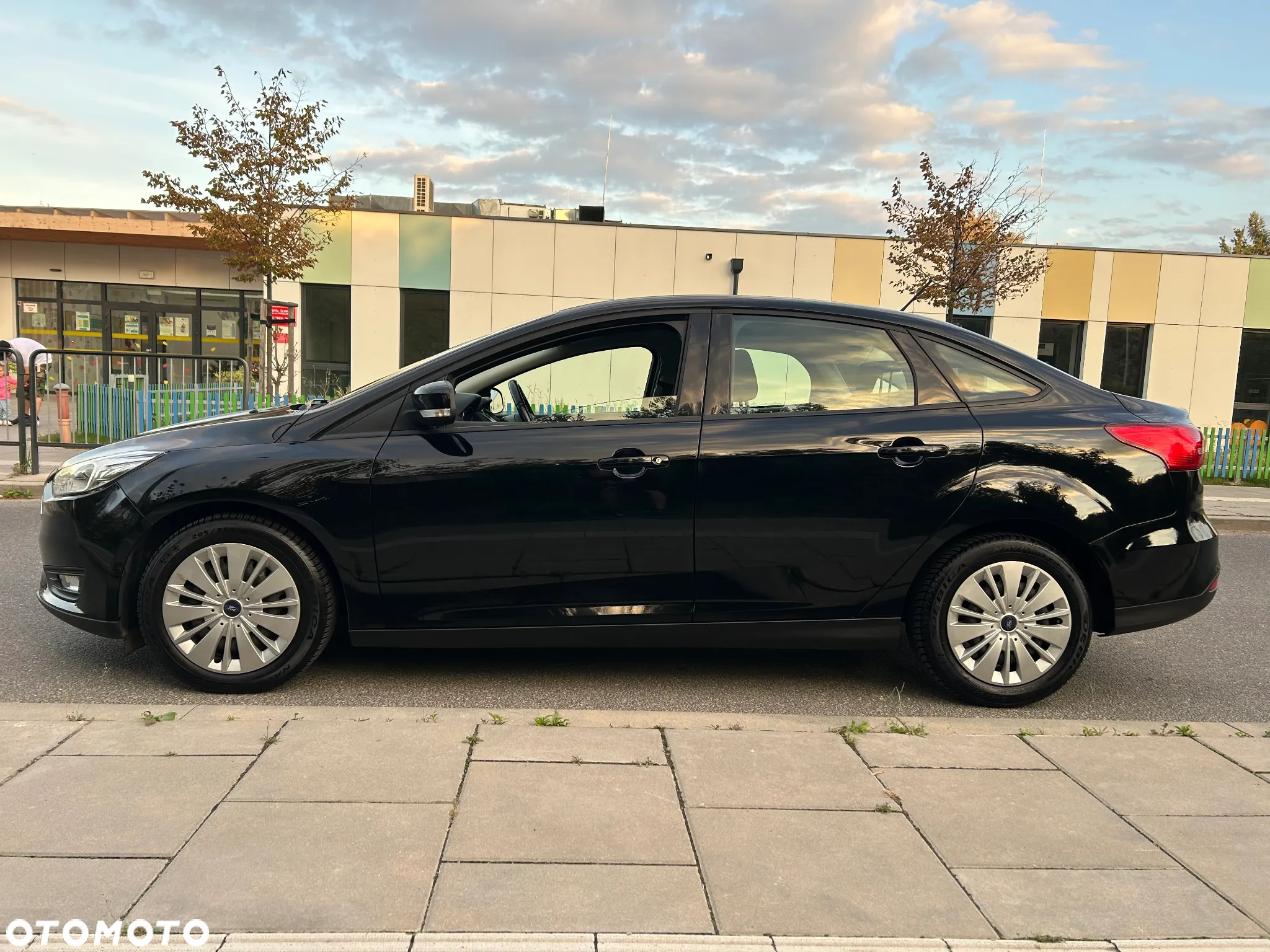 Ford Focus 1.6 Trend - 10