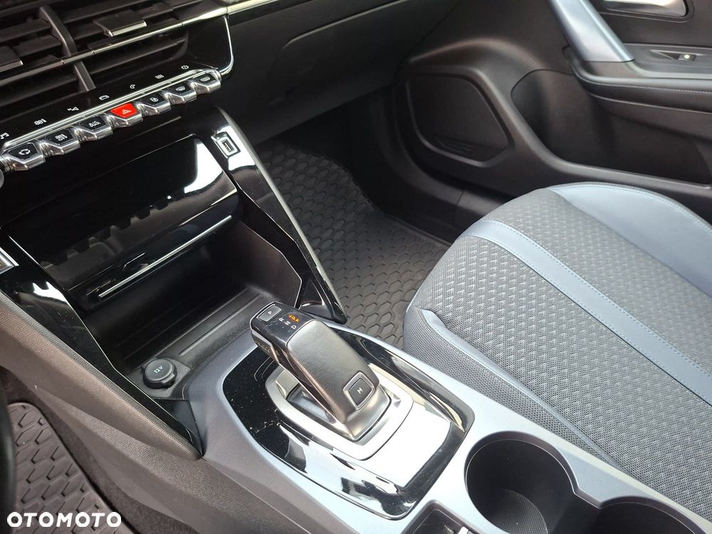 Peugeot 2008 1.2 PureTech Allure S&S EAT8 - 15