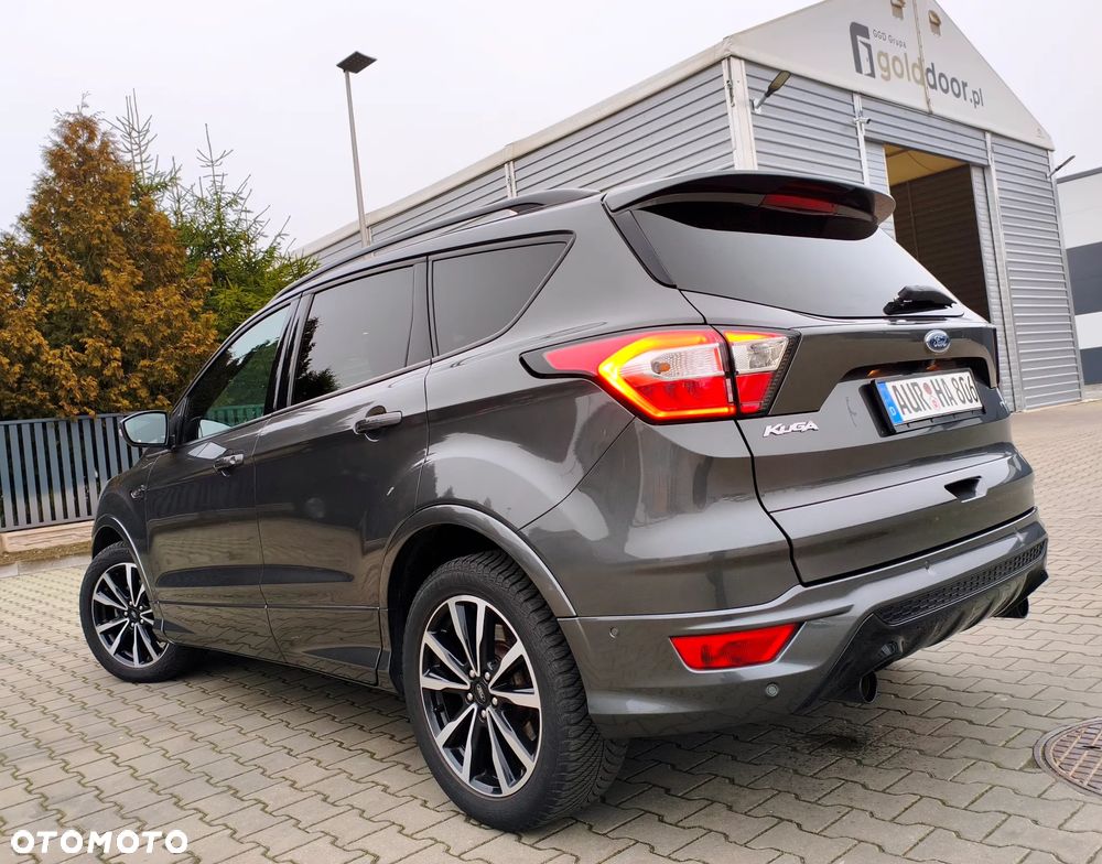 Ford Kuga 1.5 EcoBoost 2x4 ST-Line - 3