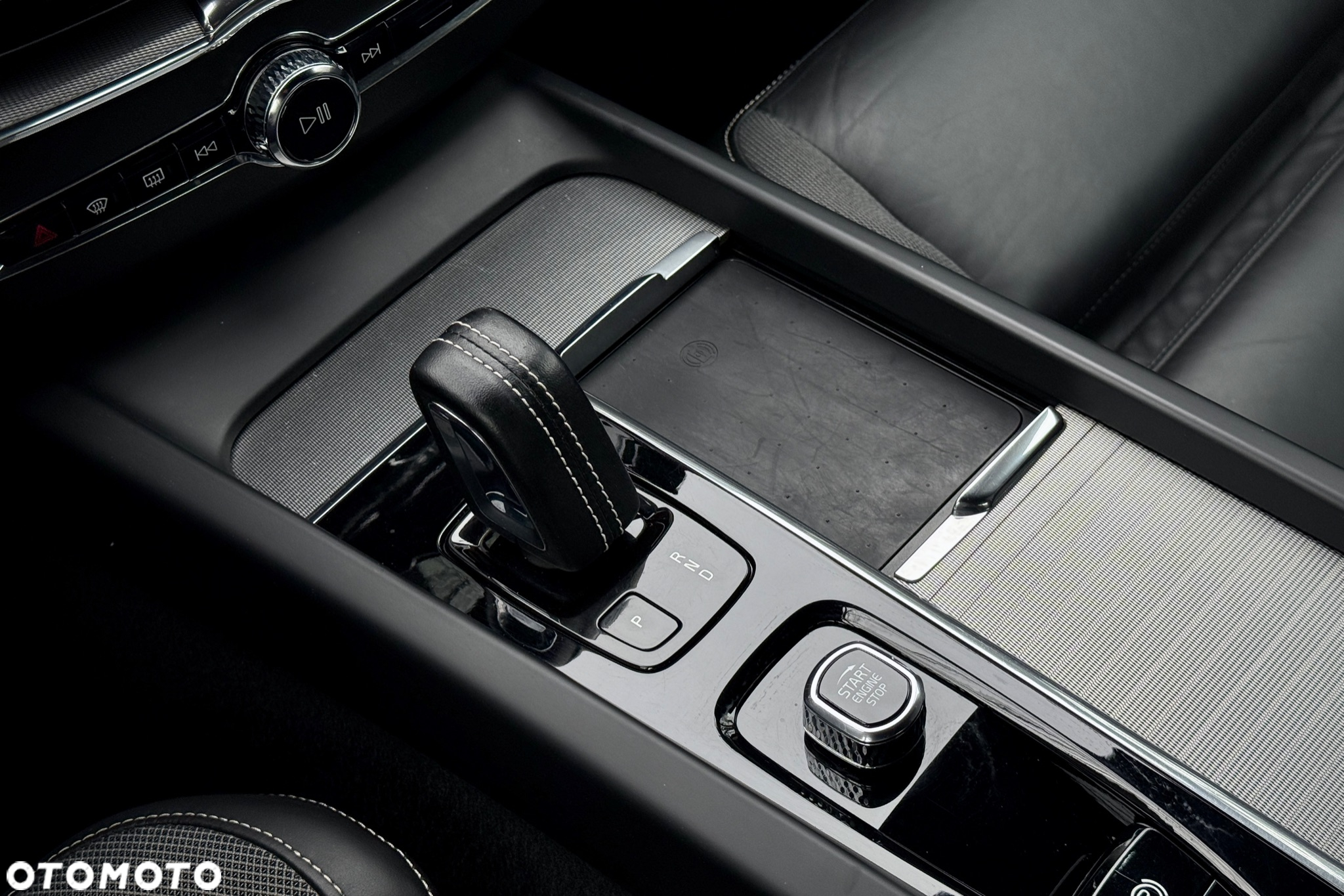 Volvo XC 60 D4 R-Design - 14