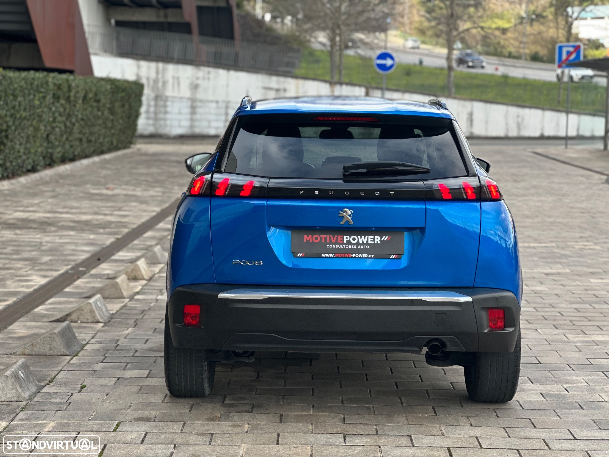Peugeot 2008 1.2 PureTech Allure Pack - 11