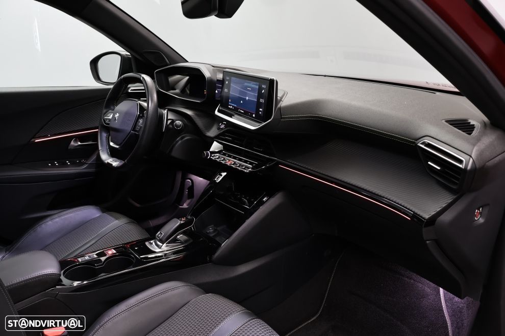Peugeot 2008 1.2 PureTech GT Line EAT8 - 23