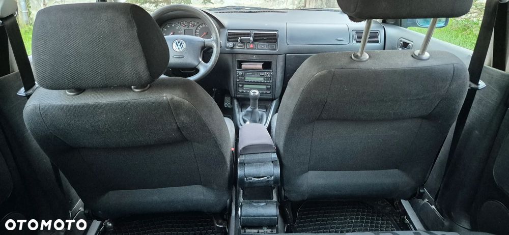 Volkswagen Golf 1.6 - 23