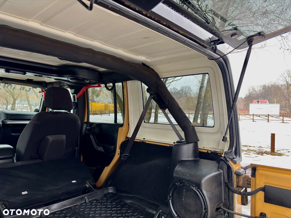 Jeep Wrangler 3.6 Unlim Sahara - 37