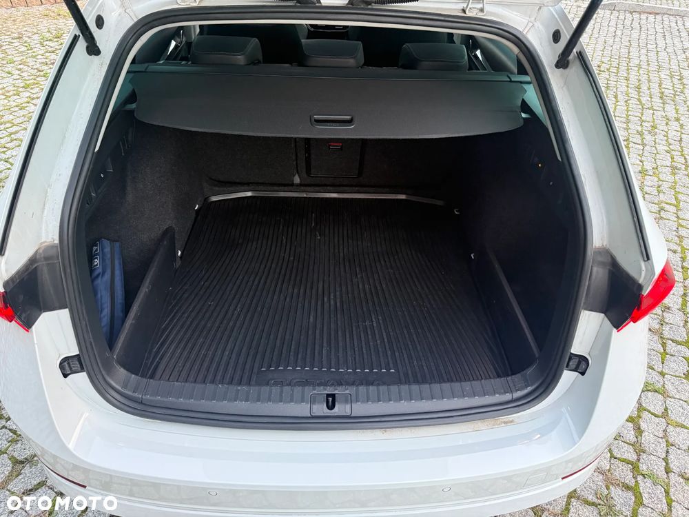 Skoda Octavia 2.0 TDI DSG Style - 13