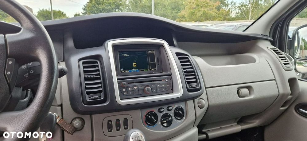 Opel Vivaro - 25