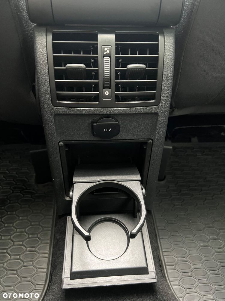 Volkswagen Touran 2.0 TDI DPF Highline - 35