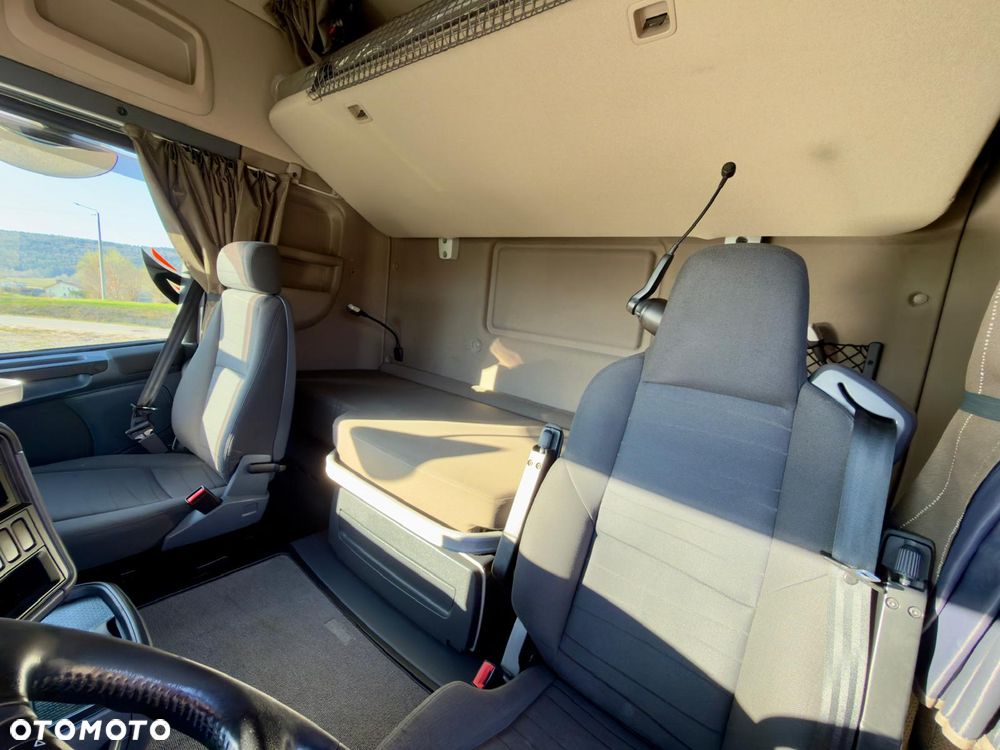 Scania SCANIA R450 / IZOTERMA / KONTENER / DO ŻYWCA / SILNIK 6 CYLINDROWY / 13 LITROWY  / KLIMA POSTOJOWA / WINDA / SPROWADZONY / SYPIALKA / AUTOMAT / 18 PALET / E6 / STAN BARDZO DOBRY - 17