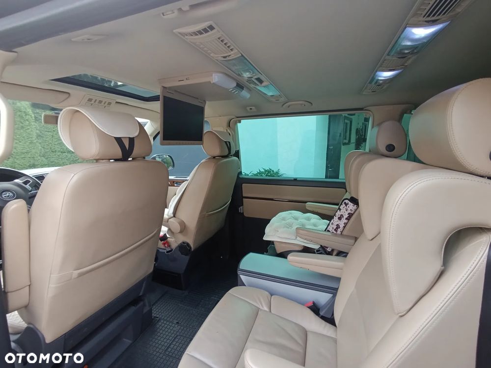 Volkswagen Multivan - 13