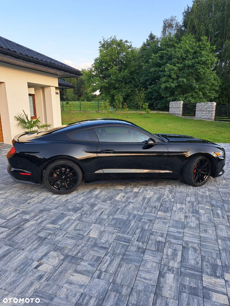 Ford Mustang - 2