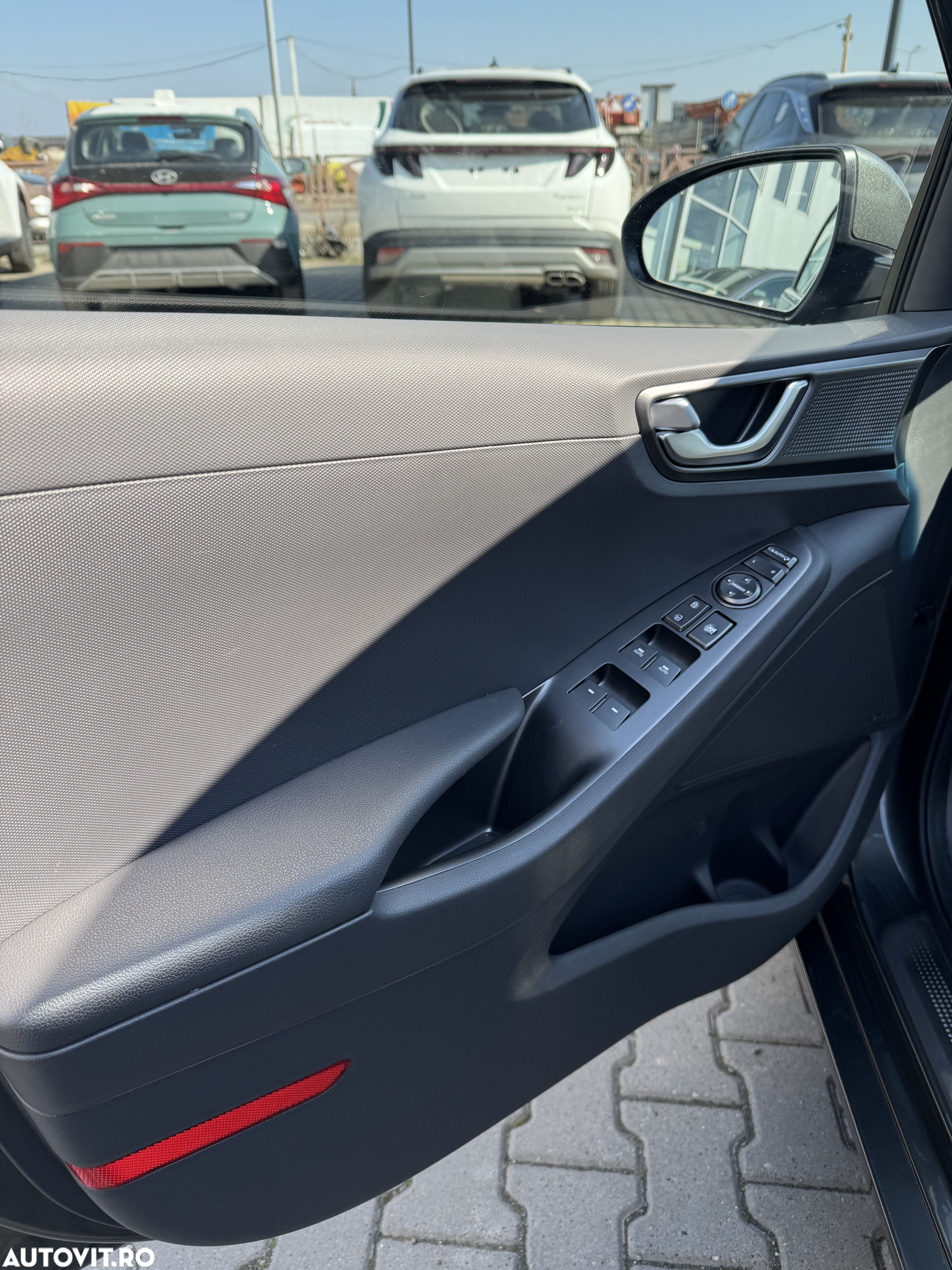 Hyundai IONIQ Plug-In Hybrid 1.6 141CP Exclusive - 17