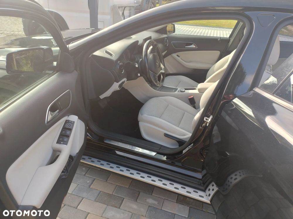 Mercedes-Benz GLA 200 d 4Matic 7G-DCT Style - 12