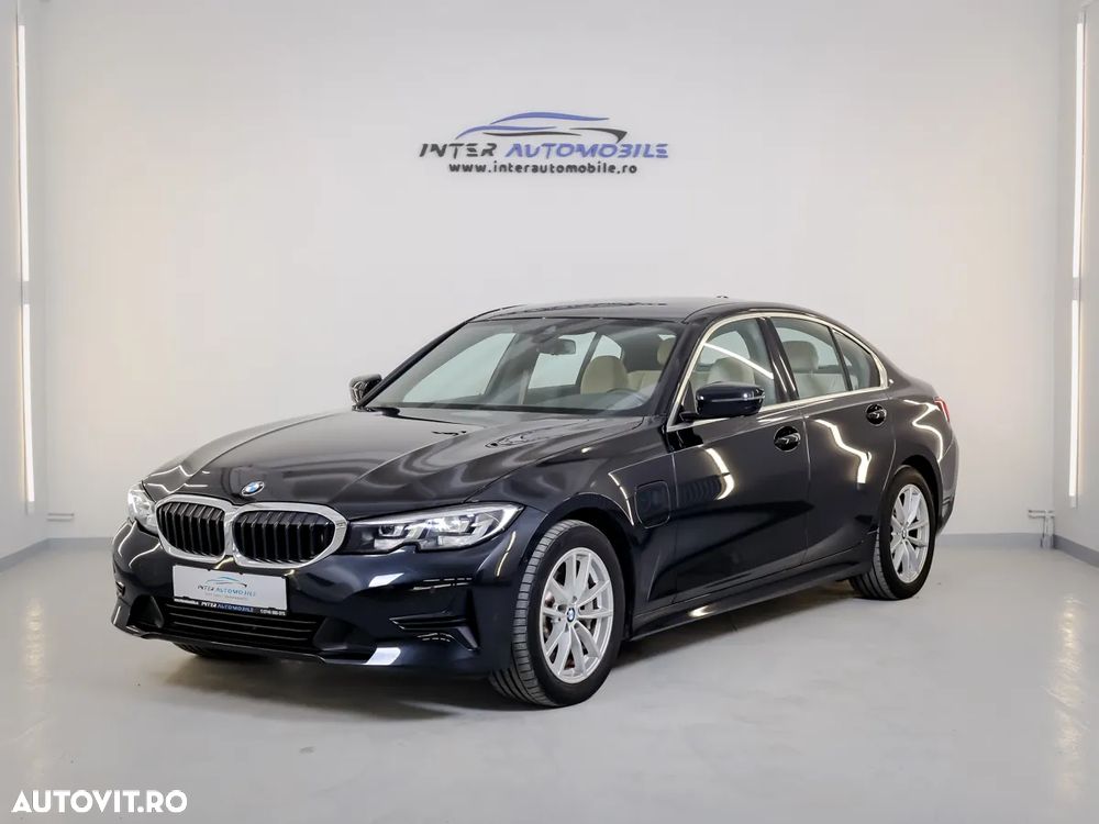 BMW Seria 3 330e Aut. Luxury Line - 1