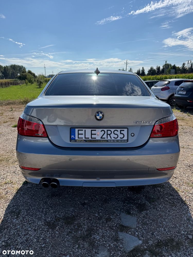 BMW Seria 5 545i - 6