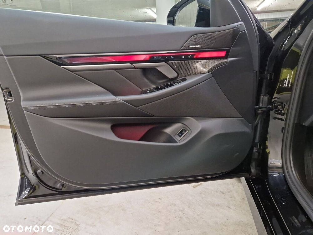 BMW Seria 5 520i mHEV M Sport - 22