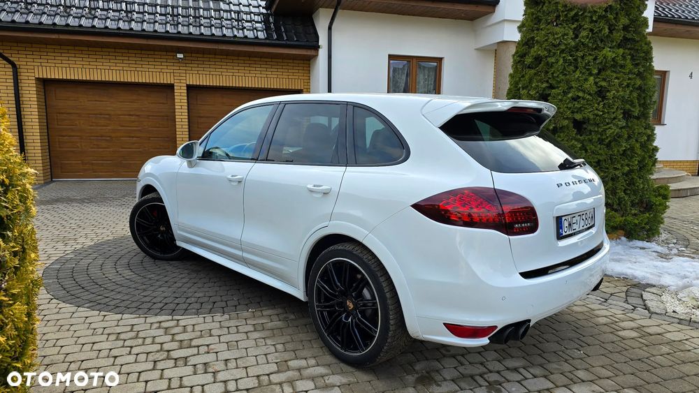 Porsche Cayenne - 18