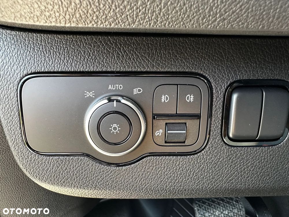 Mercedes-Benz Sprinter - 15