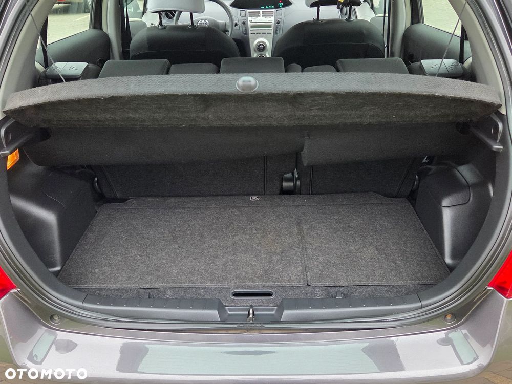 Toyota Yaris 1.3 Terra - 9