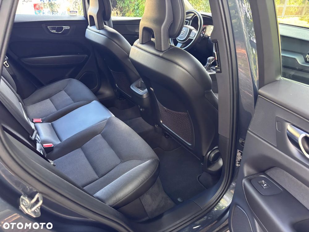 Volvo XC 60 D4 AWD Momentum - 19