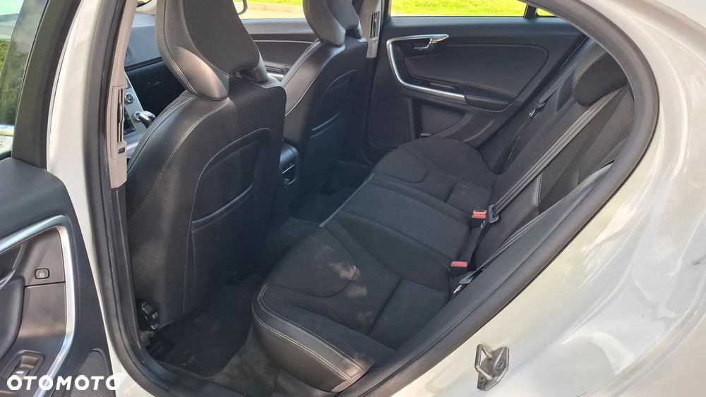 Volvo S60 T3 Summum - 12