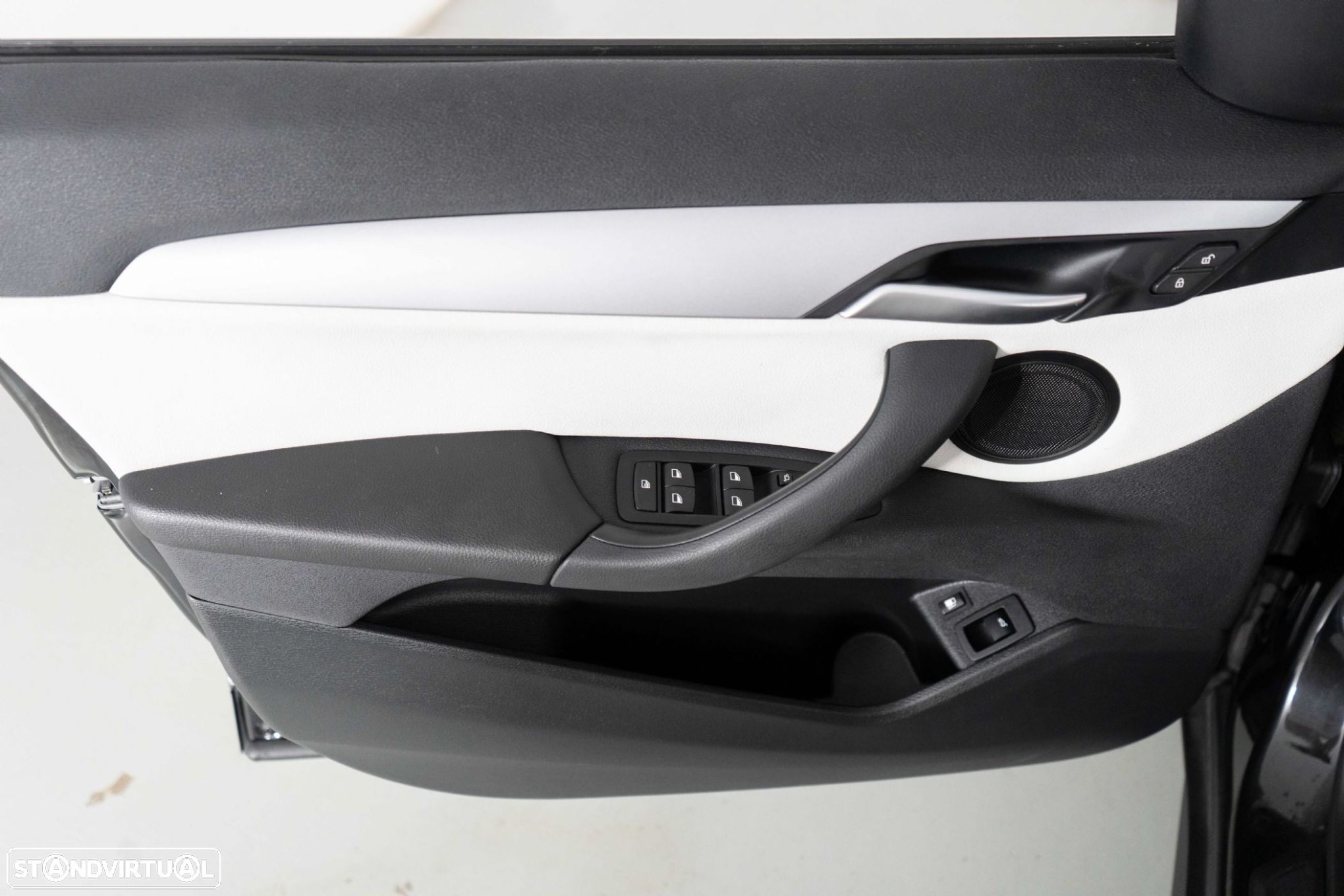 BMW X1 25 e xDrive Corporate Edition - 20