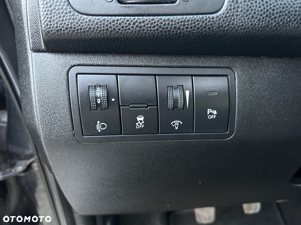 Kia Venga 1.6 CRDi 128 Business Line - 27
