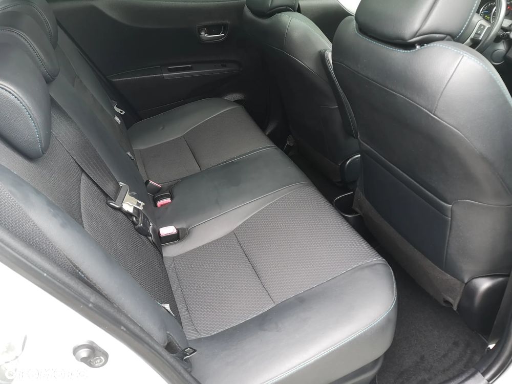 Toyota Yaris Hybrid 100 Premium - 31