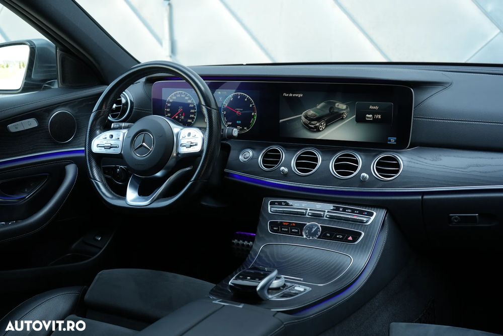Mercedes-Benz E 300 de 9G-TRONIC AMG Line - 13