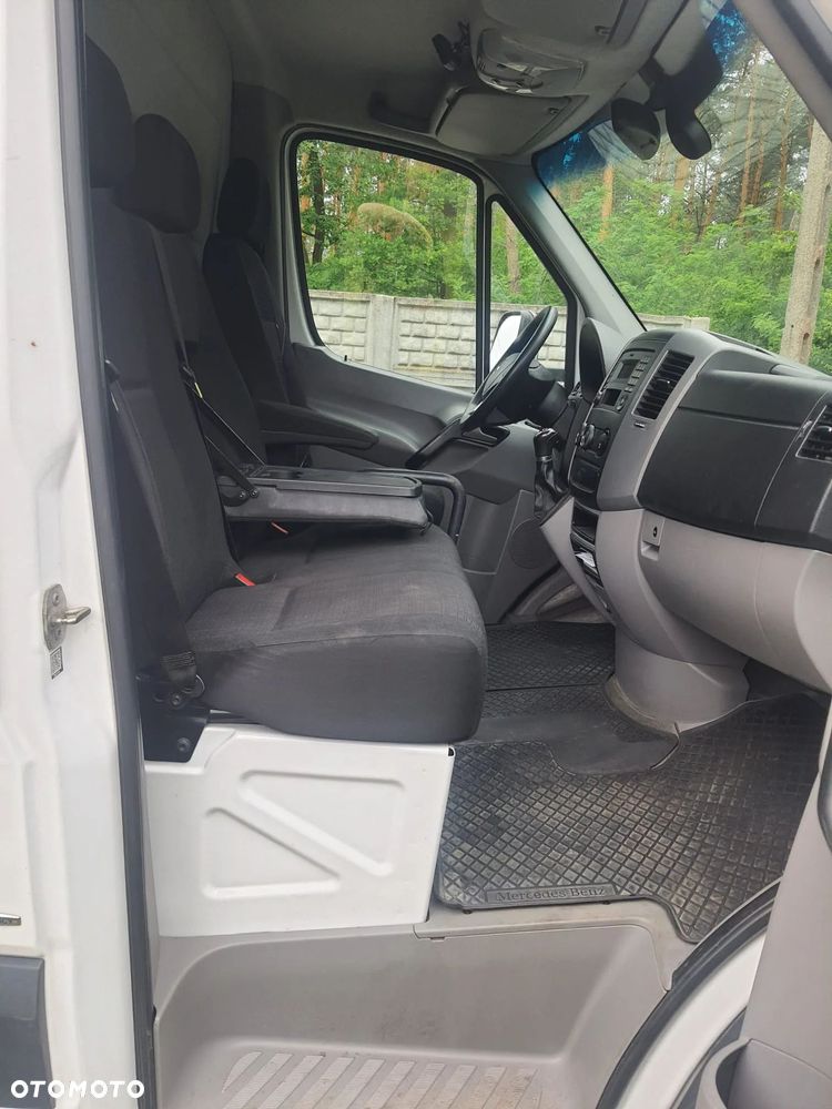 Mercedes-Benz Sprinter - 9