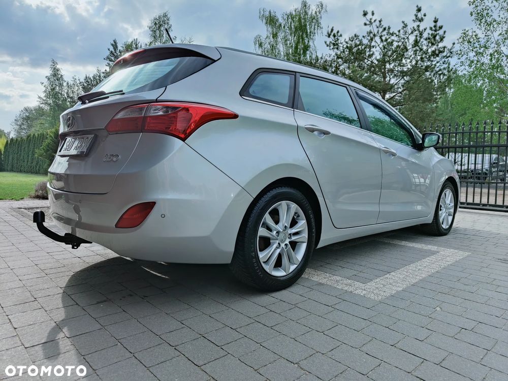 Hyundai i30 blue Kombi 1.6 CRDi Classic - 4