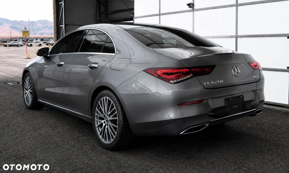 Mercedes-Benz CLA 250 4-Matic 7G-DCT - 7