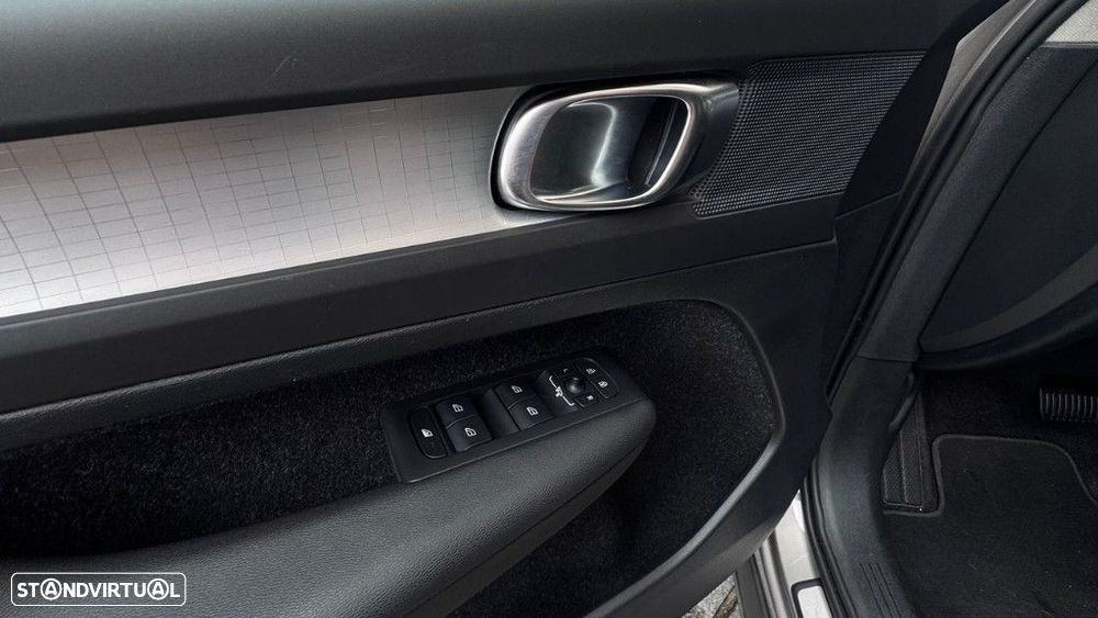 Volvo XC 40 1.5 T5 PHEV Momentum Plus - 11