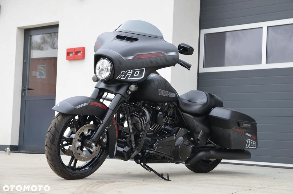 Harley-Davidson Touring Street Glide - 21
