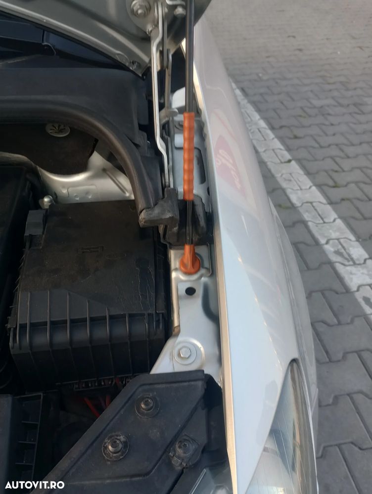 Volkswagen Golf Plus 1.9 TDI Sportline - 13