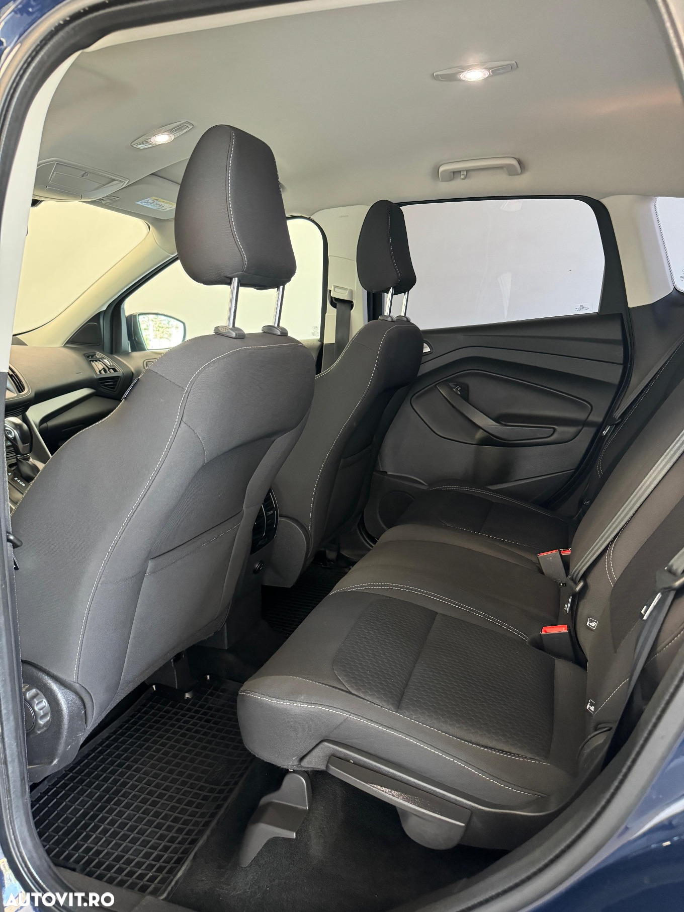 Ford Kuga 2.0 EcoBlue A8 FWD Titanium - 12
