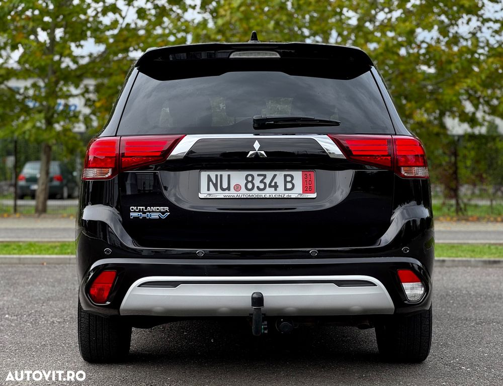 Mitsubishi Outlander 2.4 4WD Plug-In Hybrid Top - 8
