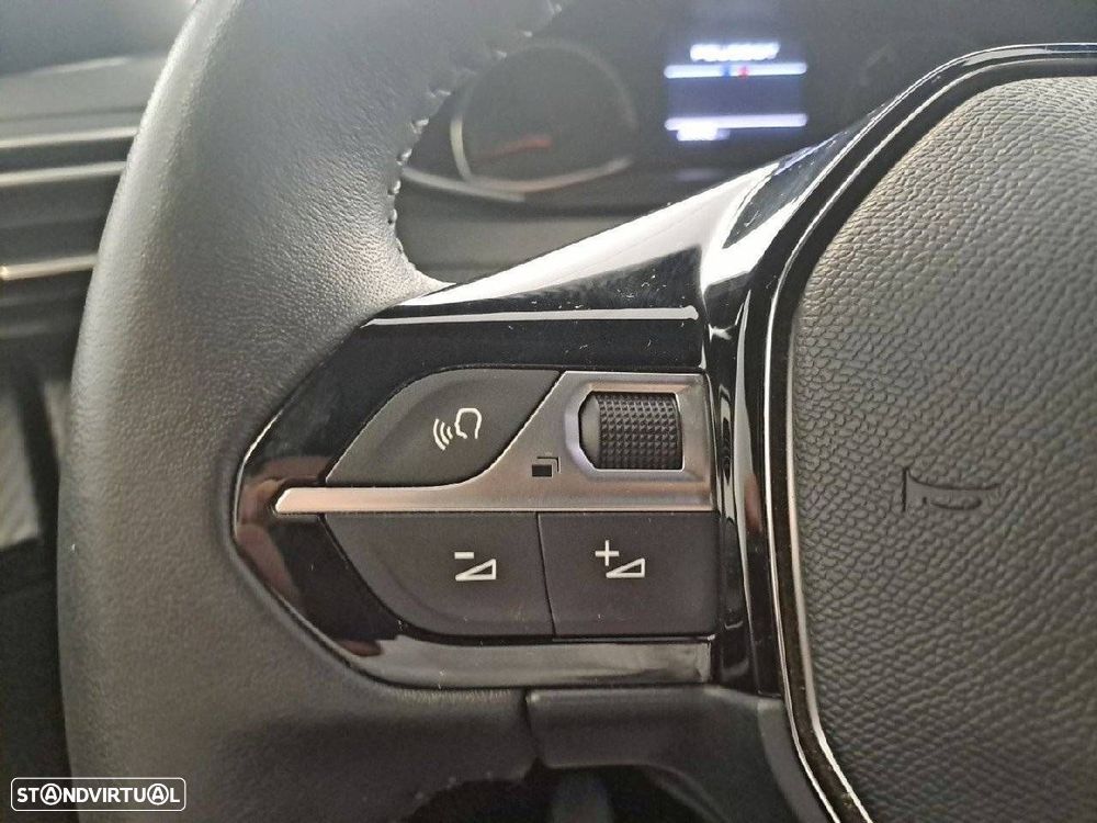 Peugeot 2008 1.2 PureTech Active - 16