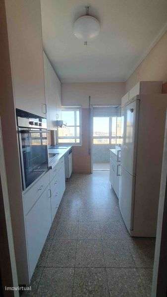 Apartamento T3+1 | Avenida Fernão Magalhães | Rua Prof. Duarte Leite - Grande imagem: 3/12