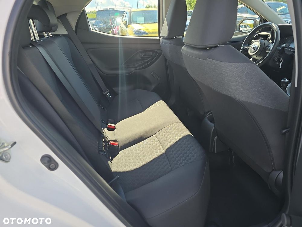 Toyota Yaris - 10