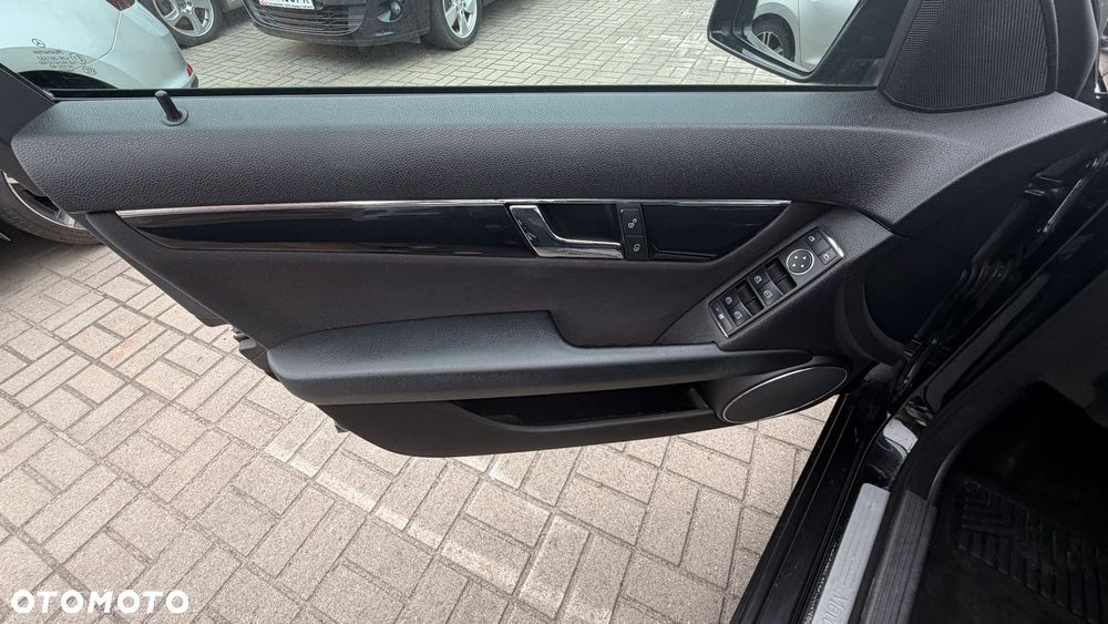 Mercedes-Benz Klasa C 220 CDI DPF Elegance - 14